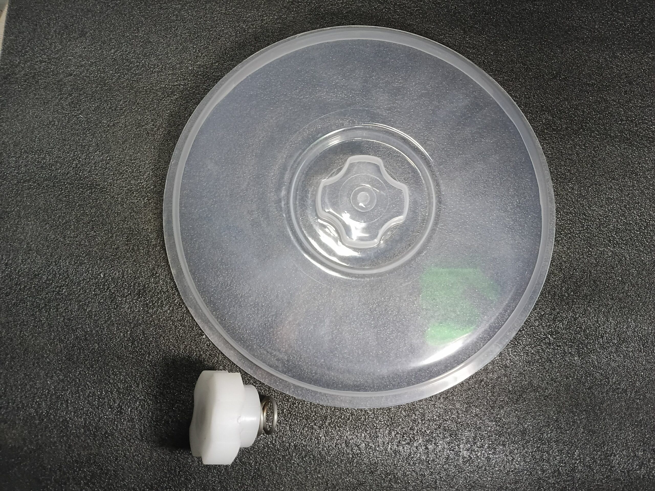 Tabletop grinder top nut with lid set